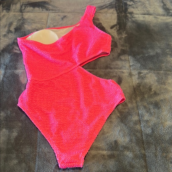 One-Shoulder Pink Textured One Piece Swimsuit - Picture 4 of 7